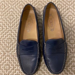 Tod’s Gommino Driving Shoe - Size 38. Navy